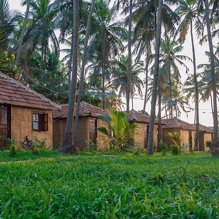 Sunway Cottages Мандрем Екстериор снимка