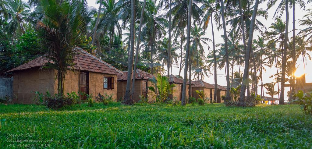 Sunway Cottages Мандрем Екстериор снимка